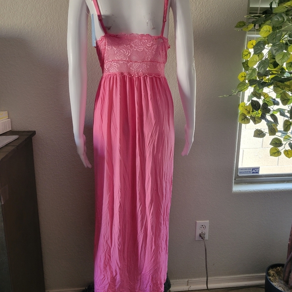 Barbiecore Maxi Nightgown - Picture 4 of 9